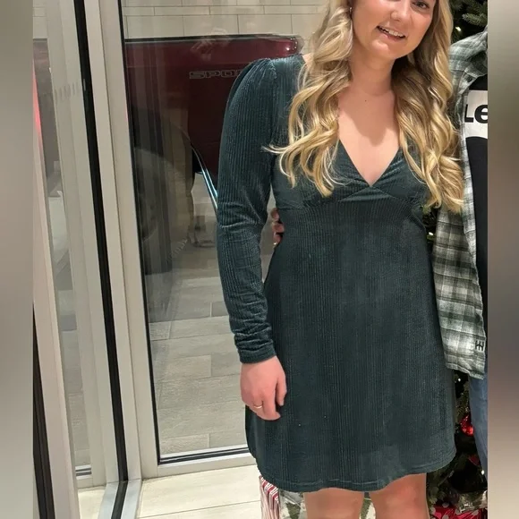 MINKPINK  Long Sleeve V-neck Mini Dress - Picture 4 of 6